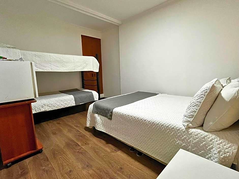 Ayenda 1032 Titas House