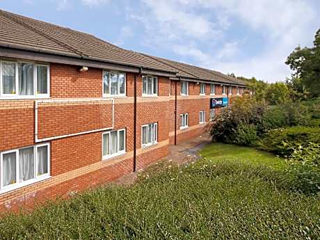 Travelodge Swansea M4