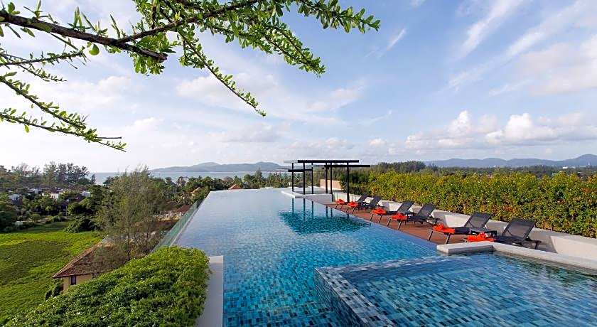 6th Avenue Surin Beach