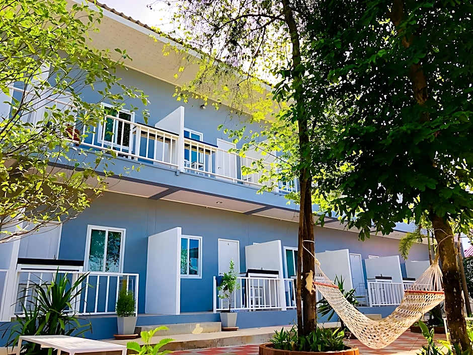 At The Beach Koh Larn