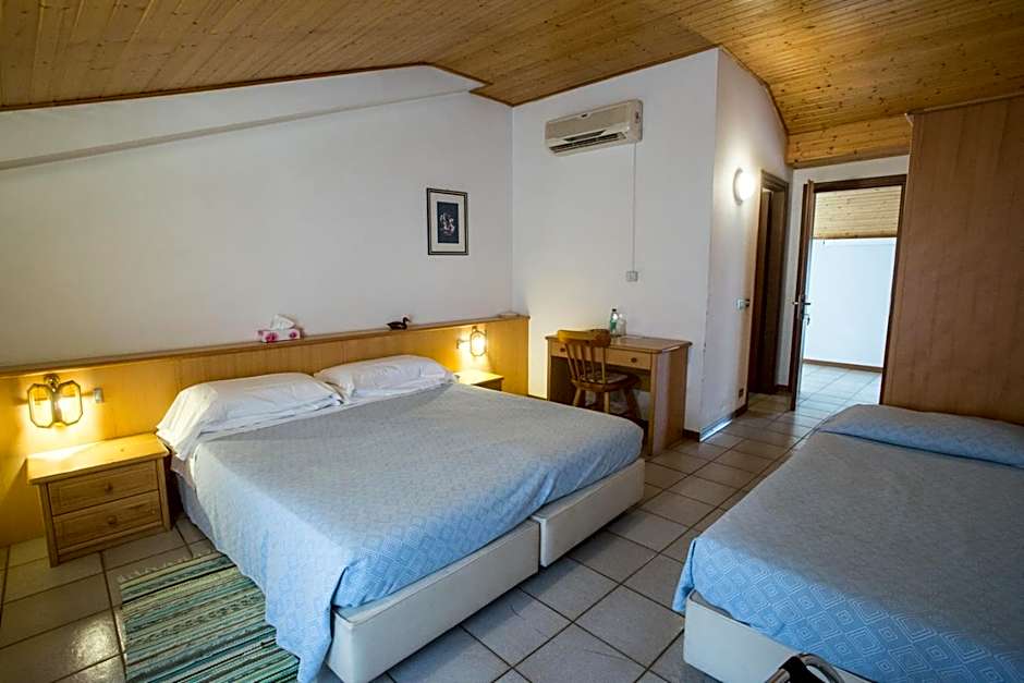 Photo 1 of 3 of Double Room