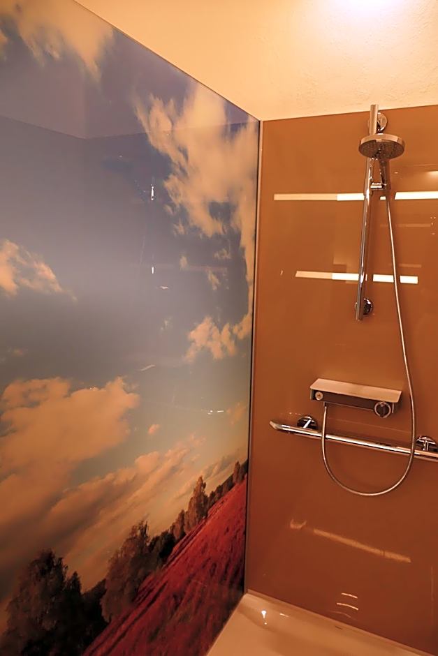 Meyn's Apartments & Hotel