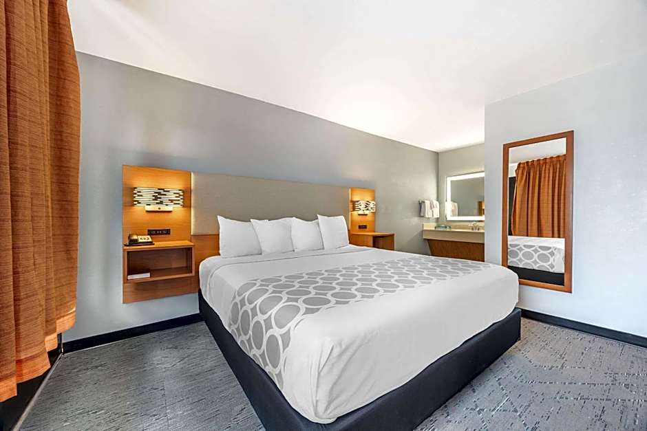 Suburban Studios Branson On The Strip