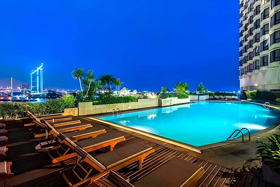 Montien Riverside Hotel