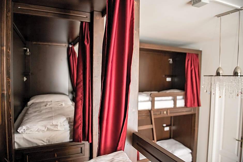 Vienna Boutique - Premium Hostel