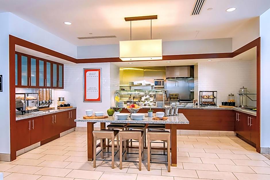 Hilton Garden Inn Alexandria Old Town National Harbor