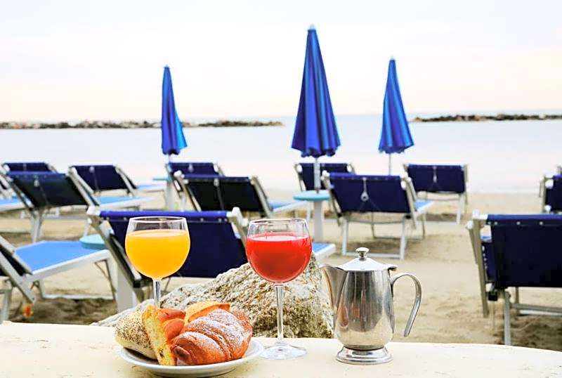 Hotel Crystal con Piscina Estiva Privata - SPIAGGIA INCLUSA con Formula All Inclusive