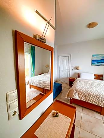 Standard Triple Room with Sea View