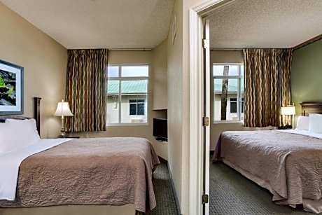 Queen Suite with Sofa Bed - Non Smoking