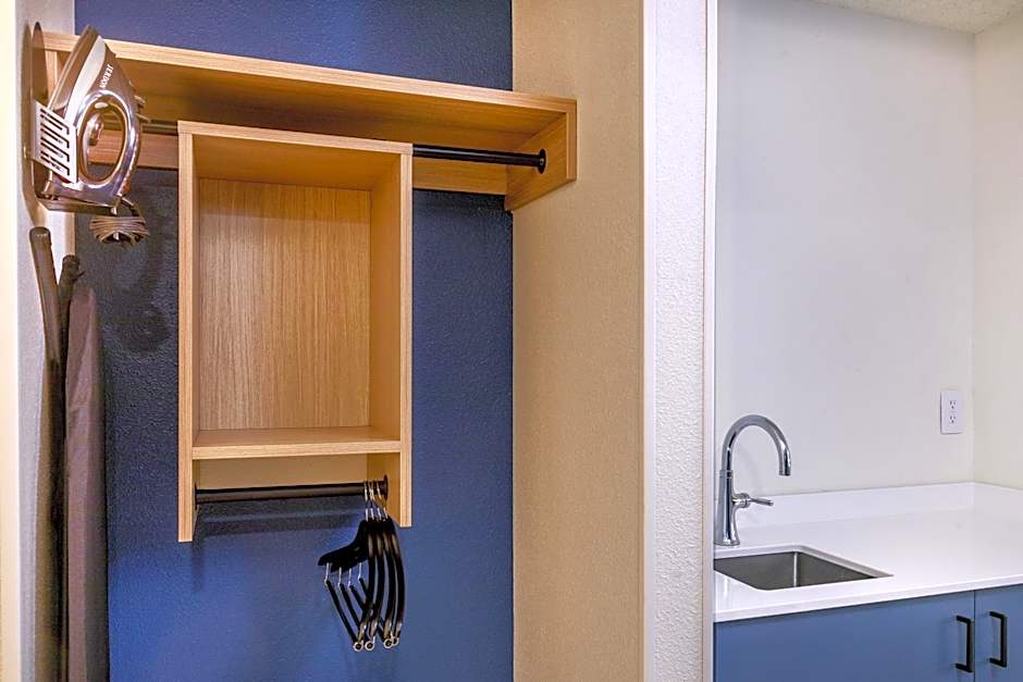 Spark by Hilton Denver International Airport