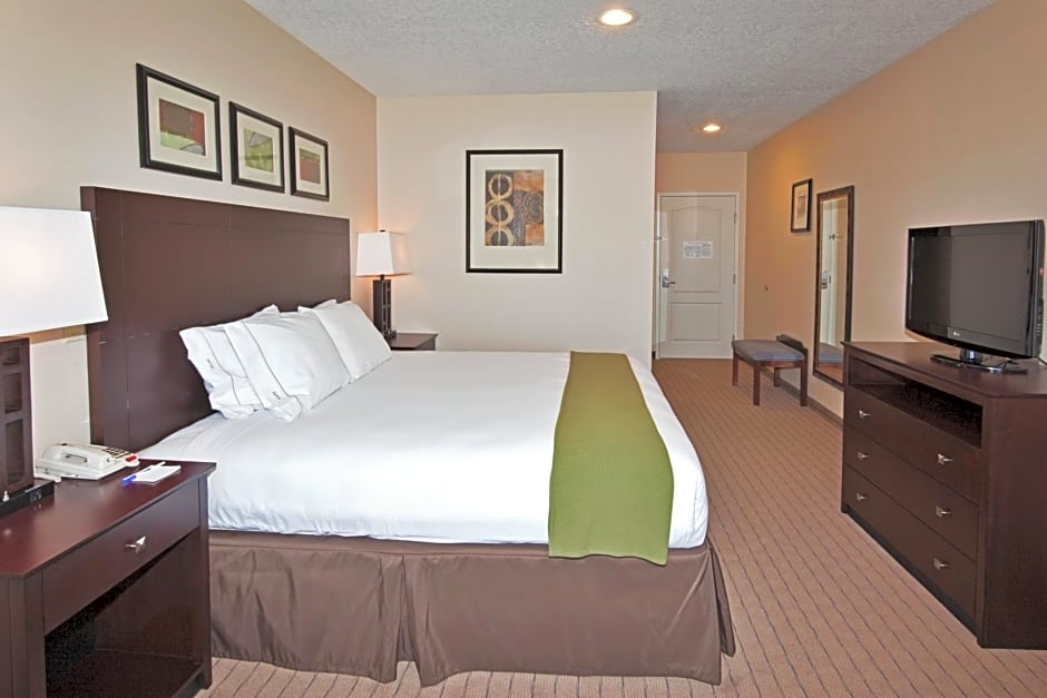 Holiday Inn Express Hotel & Suites Grants Milan By IHG