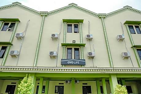 OYO Life 2508 Alba Suites Homestay Syariah