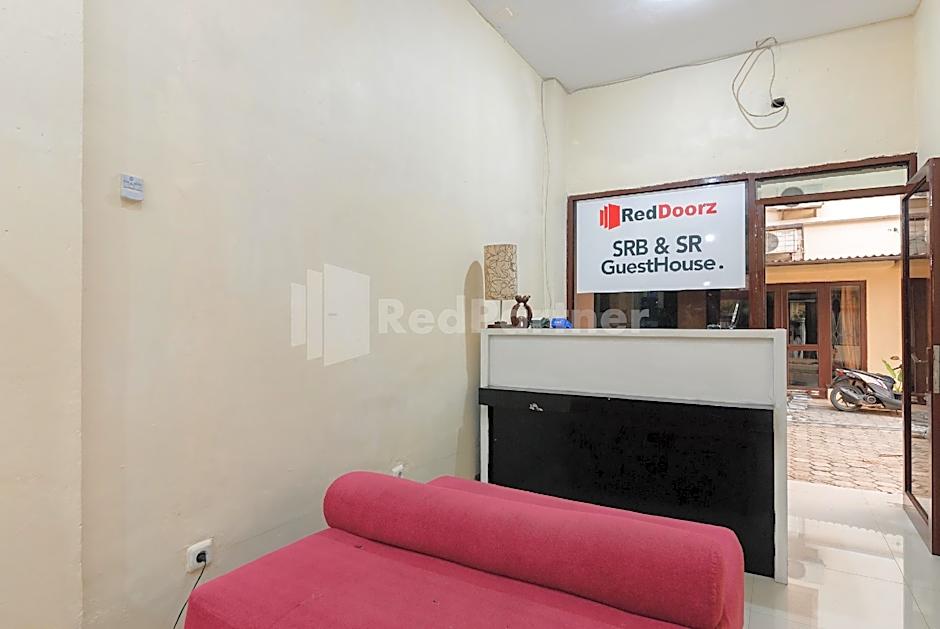 SR Residence near Mall Ciputra Cibubur Mitra RedDoorz