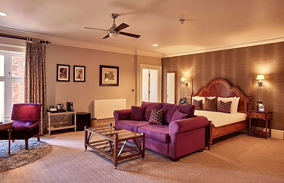 Wivenhoe House Hotel