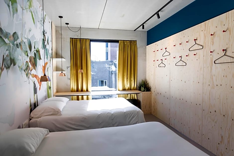 hotel Moloko -just a room- sleep&shower-digital key by SMS