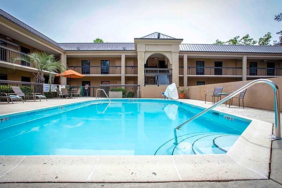Clarion Inn & Suites Aiken South