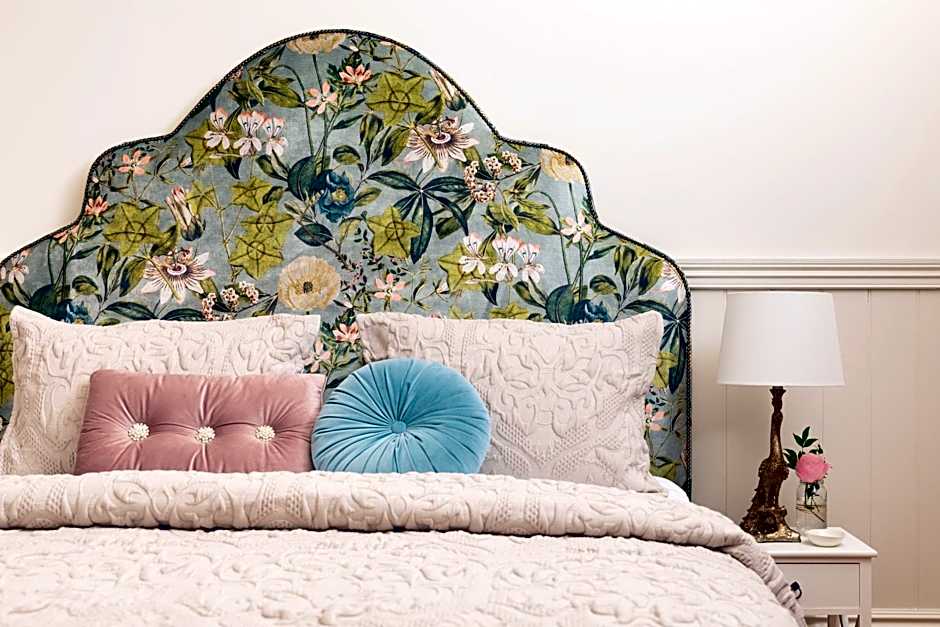 Summerlands - Country Luxe