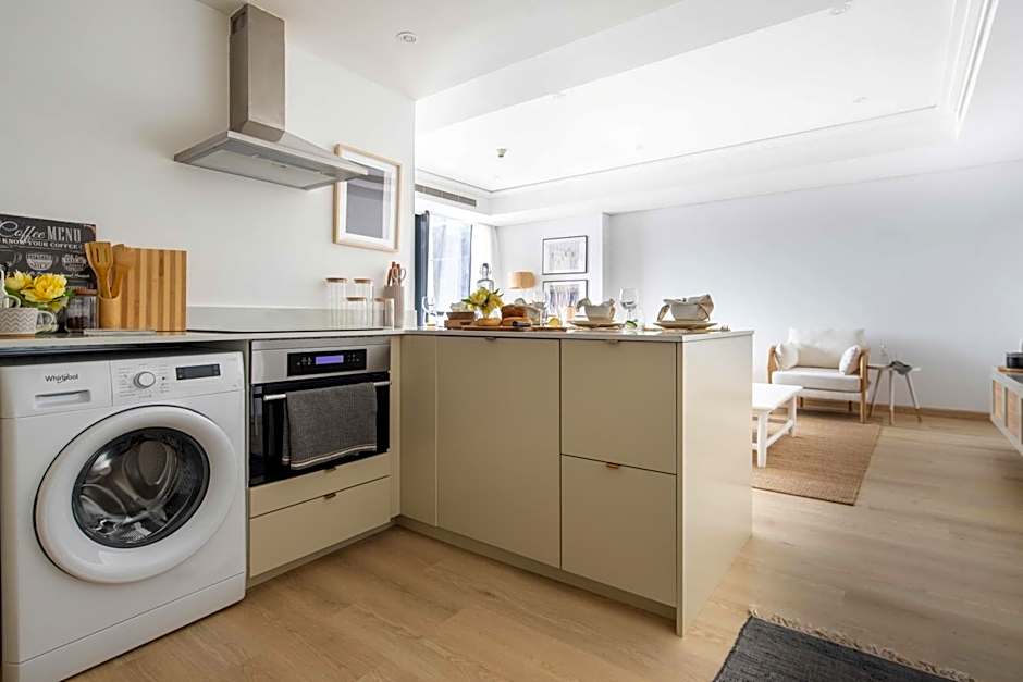 Frank Porter - Goldcrest Views 2