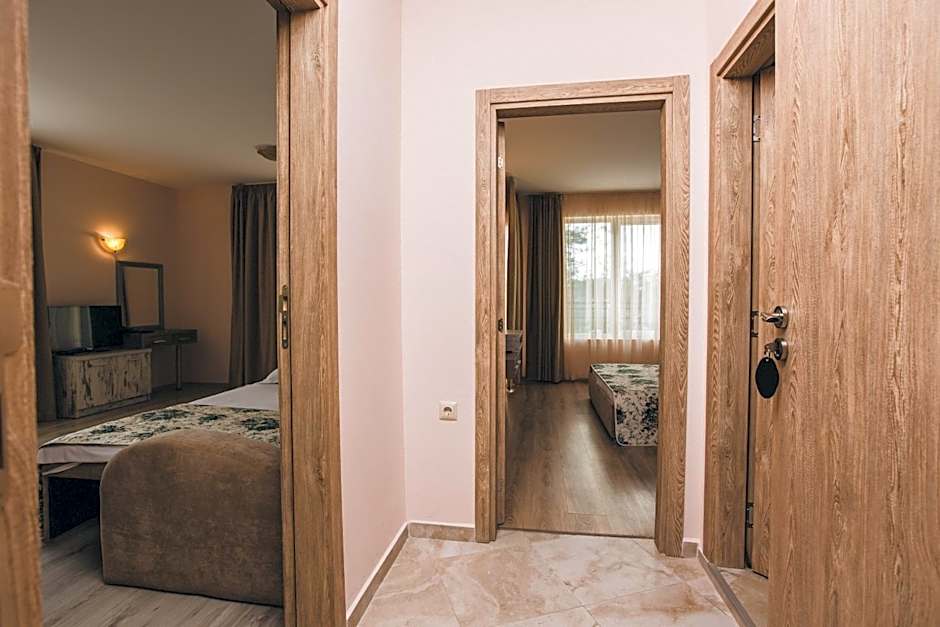 Avenue Deluxe Hotel
