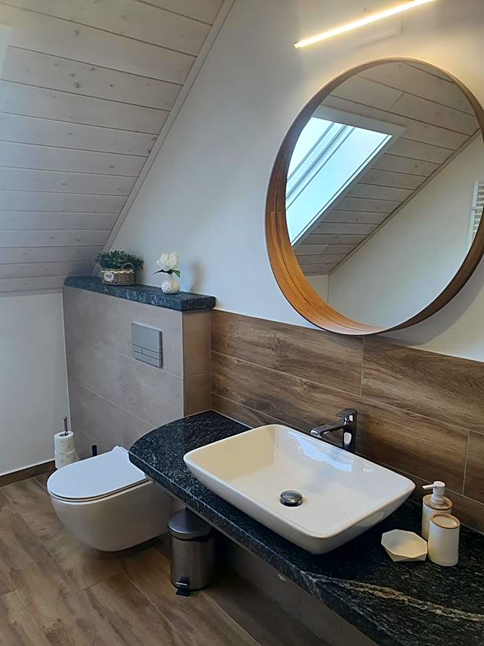 MILOCHÓWKA - dom drewniany bliźniak