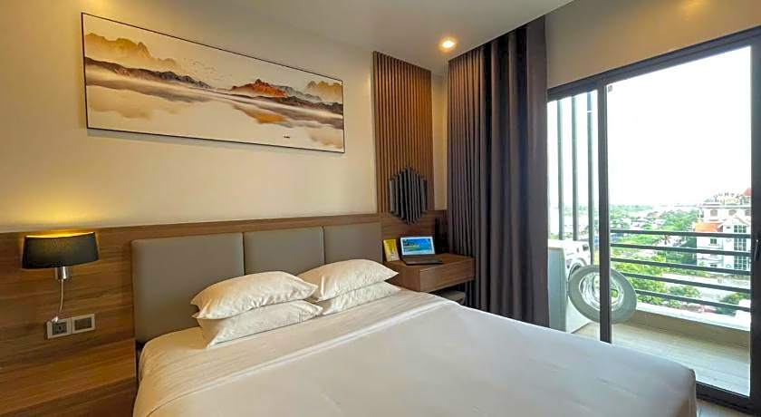 Zen Riverside Hotel n Residences