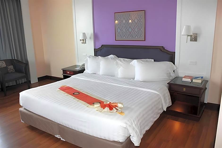 Charoenthanikhonkaen Hotel