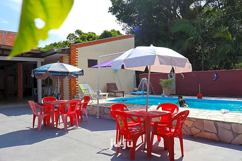 Recanto Pousada JU&JU com piscina COMPARTILHADA