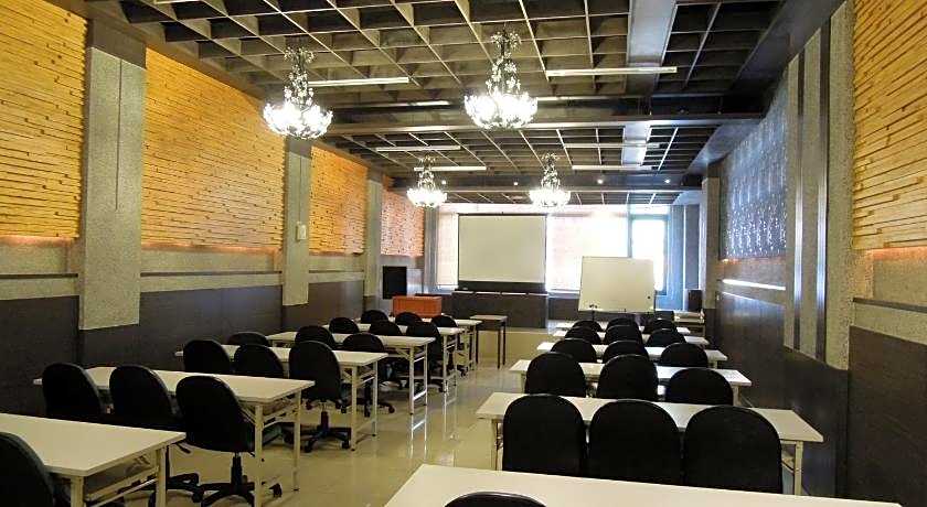 Shihzuwan Hotel – Kaohsiung Station