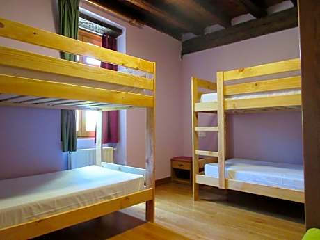 Quadruple Room with Private Bathroom