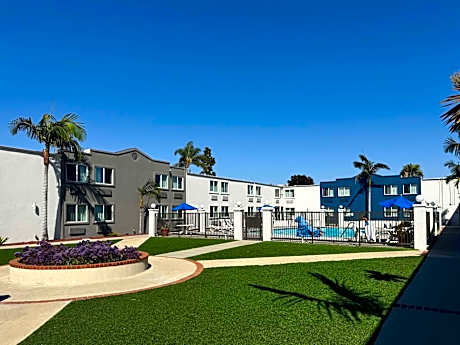 Studio 6 Suites Carson, CA