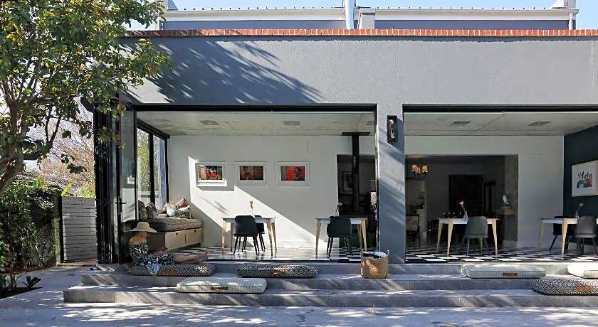 Twice Central Guesthouse