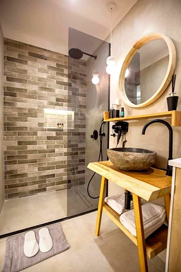 Golden City Center Suites