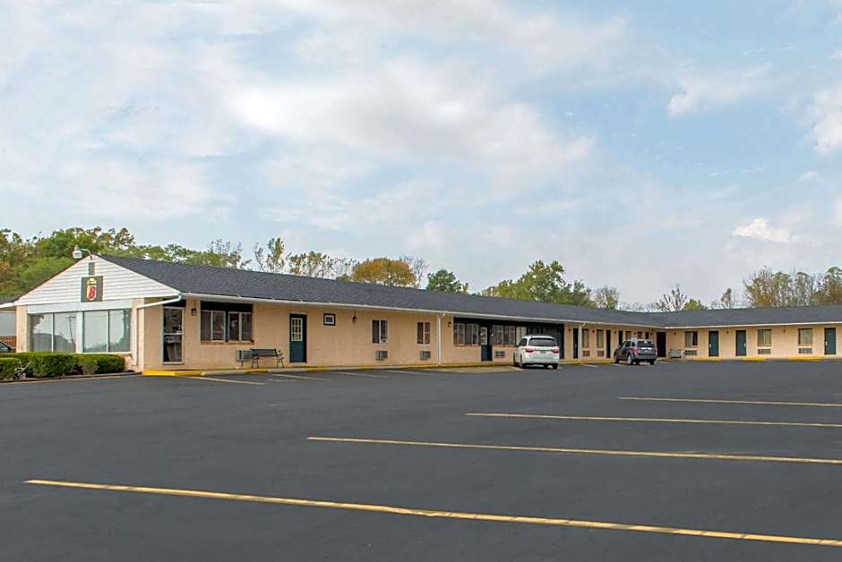 Super 8 by Wyndham Centerville-Richmond
