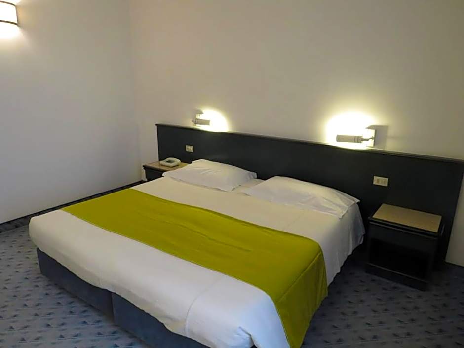 Hotel Turandot-Osteria-Pizzeria "Nanni'"