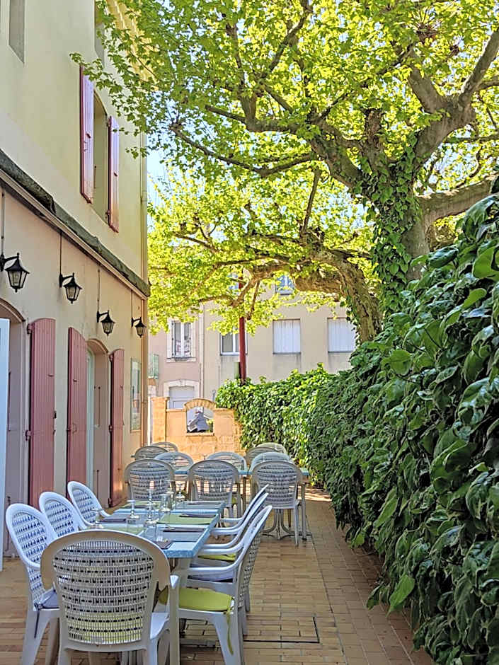 Logis Hotel Des Voyageurs Restaurant La Bonne Tabl'Hay