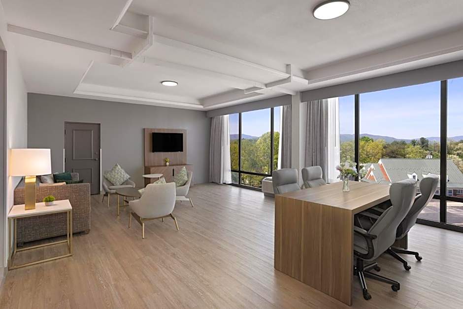 Holiday Inn Roanoke - Tanglewood Route 419 & I 581 By IHG