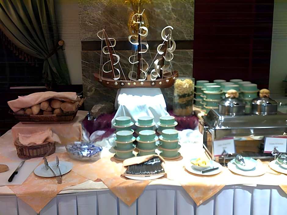 Gloria Hotel & Suites