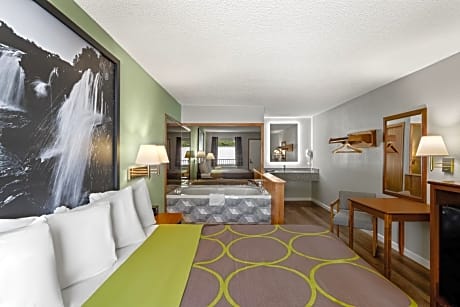 King Suite with Spa Bath