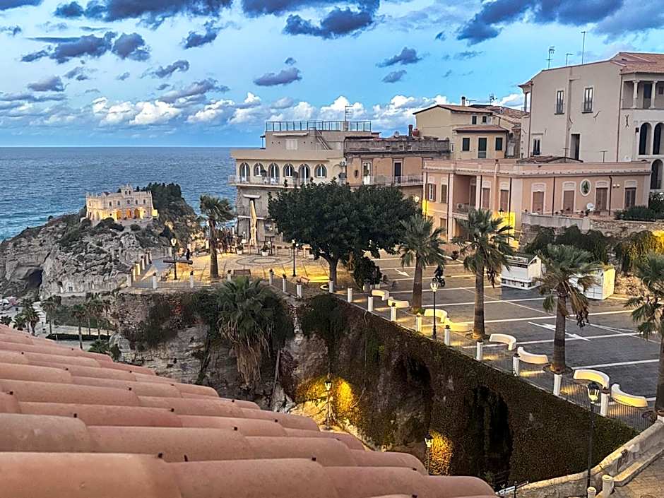 B&B Island Tropea -Sea View Rooms & Suites-