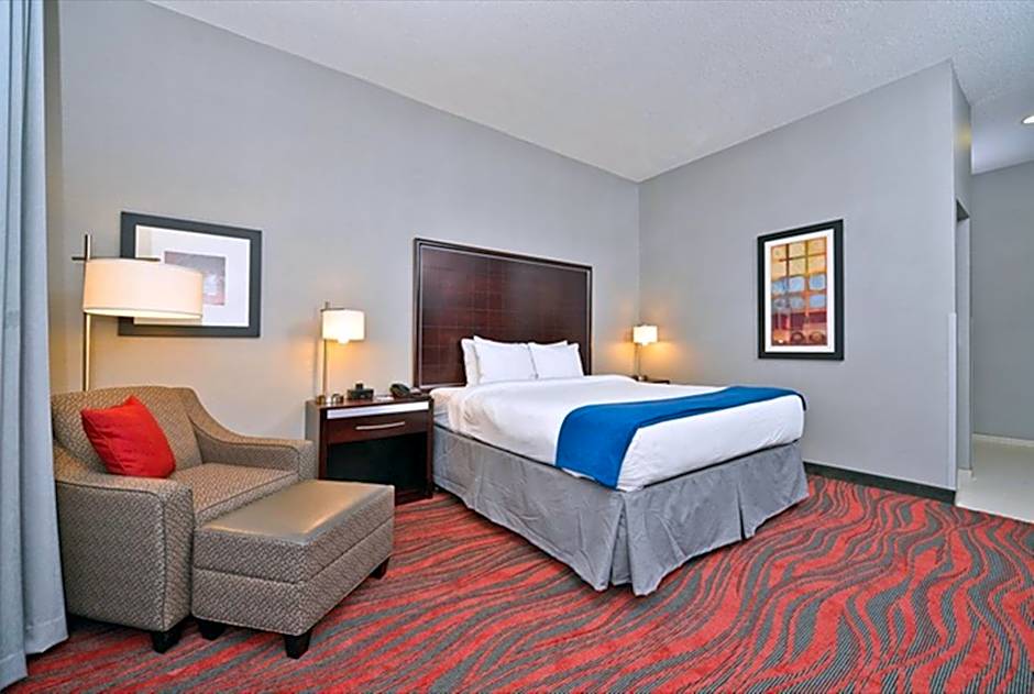 Holiday Inn Express & Suites Utica By IHG