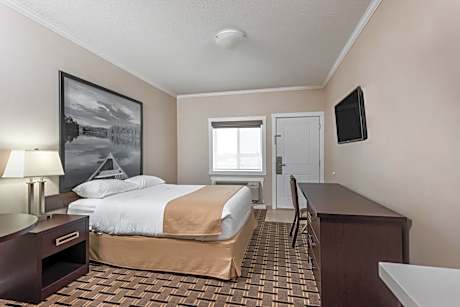 1 Queen Bed Non-Smoking