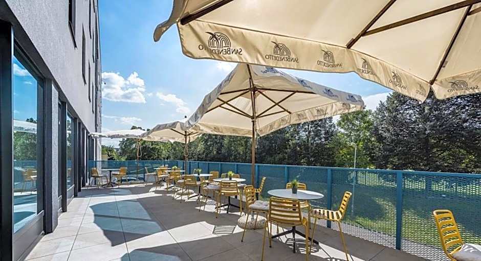 Hotel Active Stadium