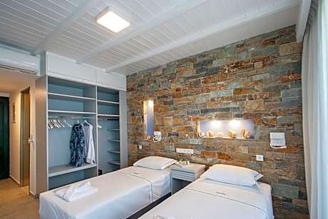 Double Room with Balcony and Sea View