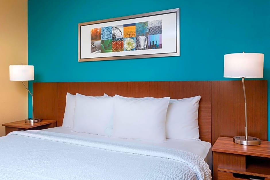 Fairfield Inn & Suites Victoria