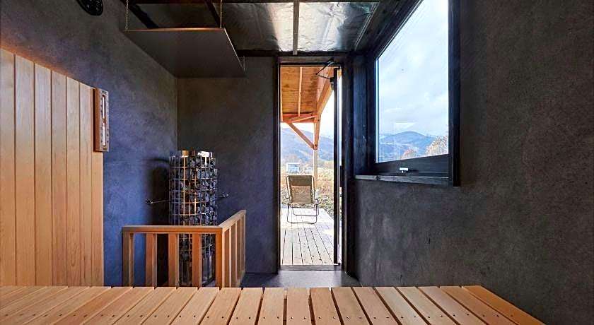 Reposer Hakuba Hotel and Offsite Villa