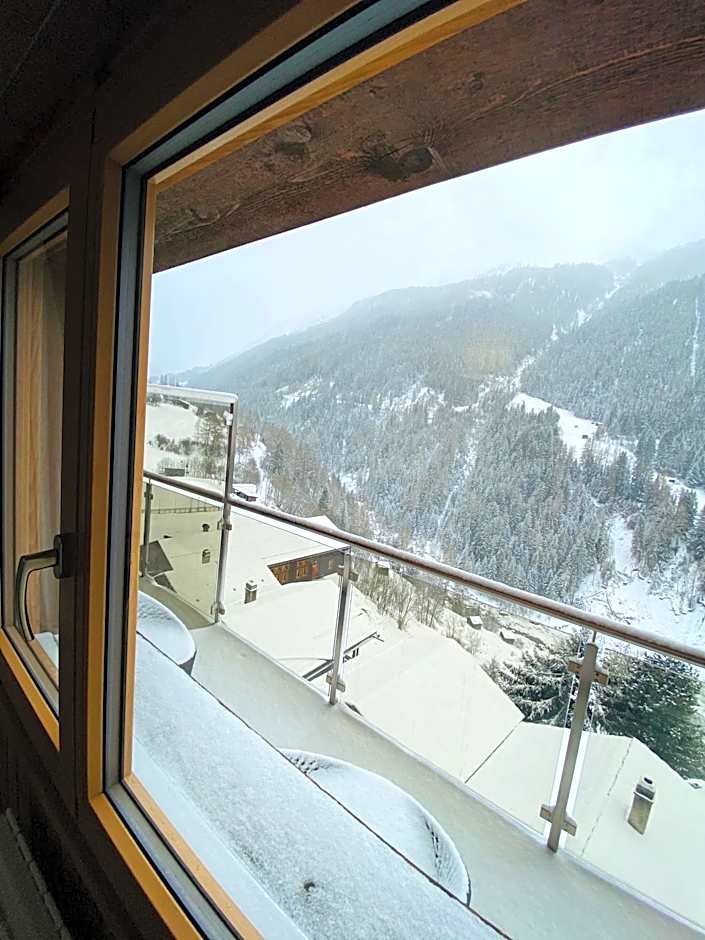 Qi-Lin Hotel Restaurant