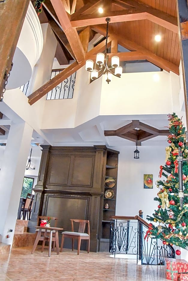 El Castillo Bed and Breakfast