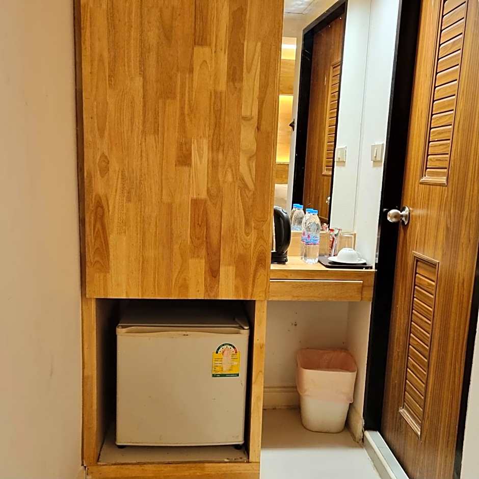 Photo 1 of 9 of Economy