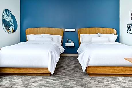 Queen Studio with Sofa Bed - Hearing Accessible