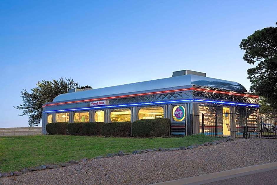 Travelodge by Wyndham Vaughn